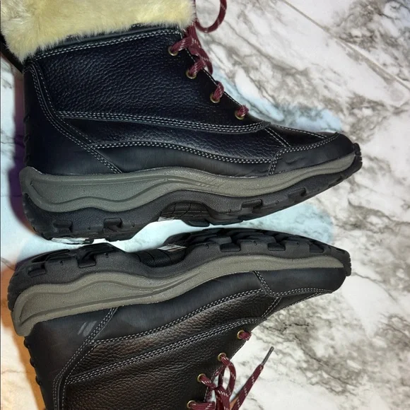 Clarks Black with Cream Faux Fur Winter Style Boots with NWOT SZ 9 - Picture 9 of 13